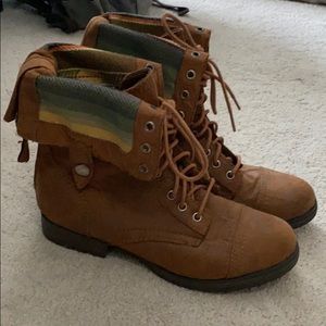 Mossimo boots